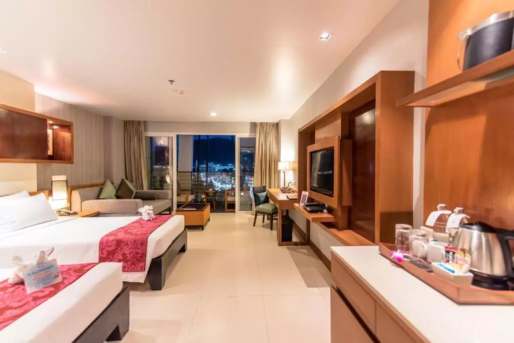 ASHLEE Hub Hotel Patong